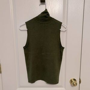 Old Navy sleeveless turtleneck - sm. NWT